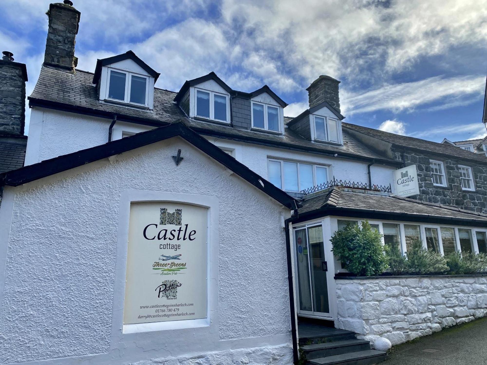 Castle Cottage Inn Harlech Exterior photo